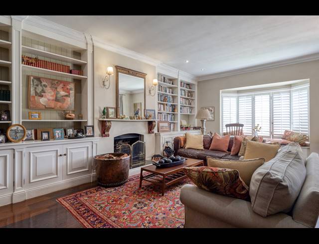 5 BEDROOM FREEHOLD FOR SALE IN CHARTWELL